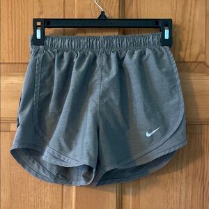 Nike Size Extra Small XS Women's Teen Girl Gray Athletic Shorts